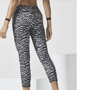 Fabletics Define Mid-Rise Capri